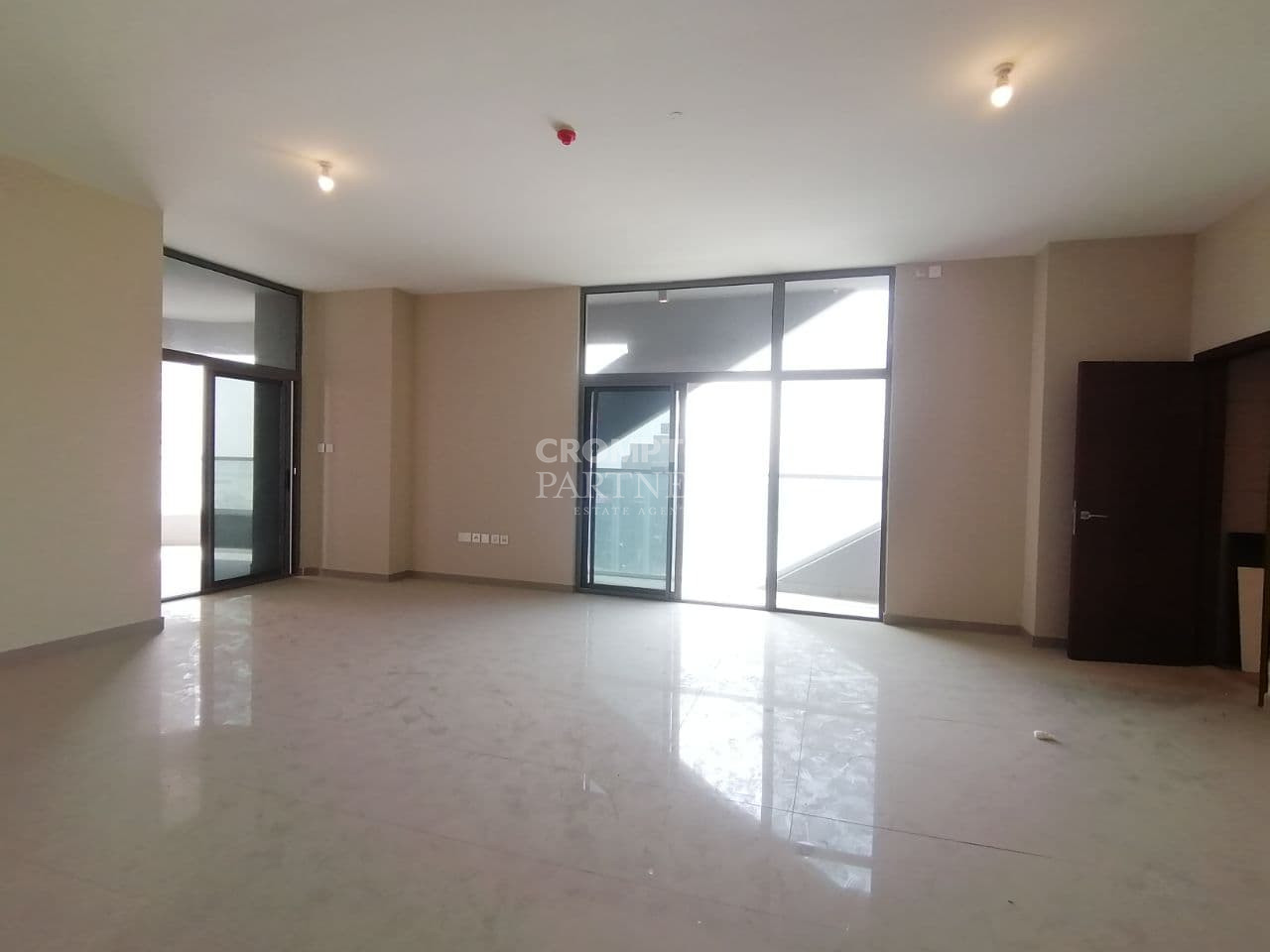 Spacious | Mesmerizing View | Big Balcony - Photo 4