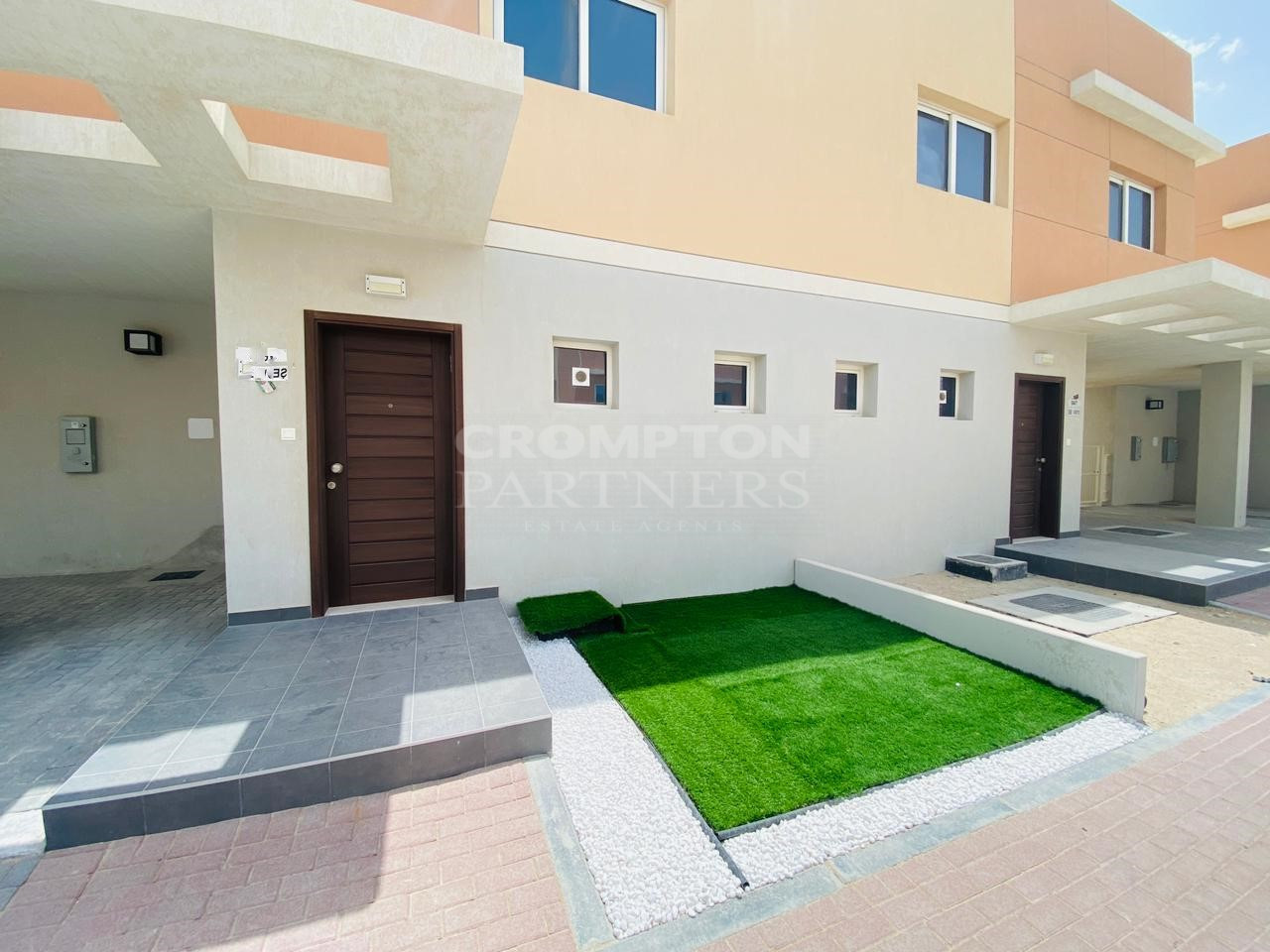 Spacious Unit | Rented | Prime Location  - Photo 2