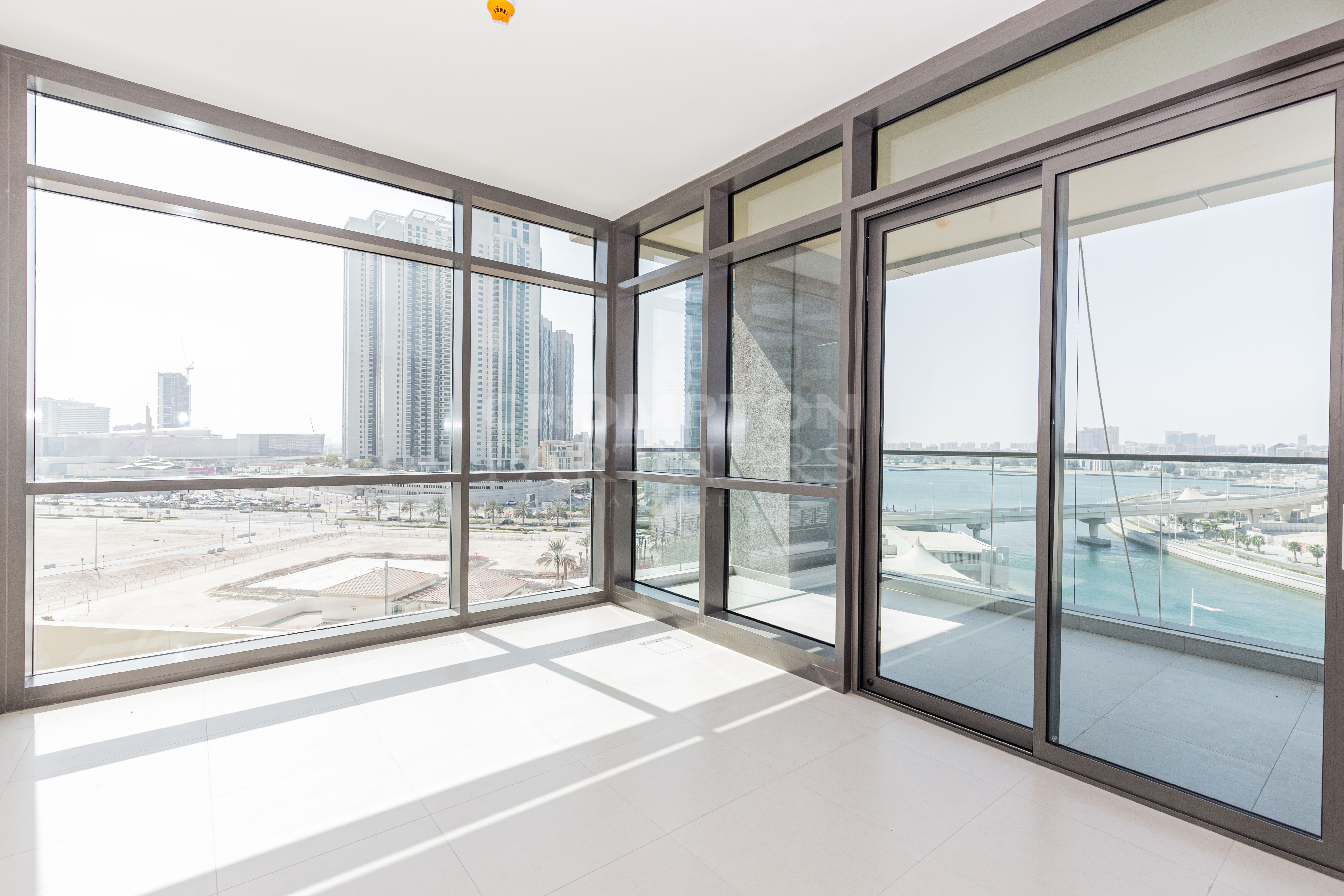 Mesmerizing Water Views | Vacant | Maids Room - Photo 3