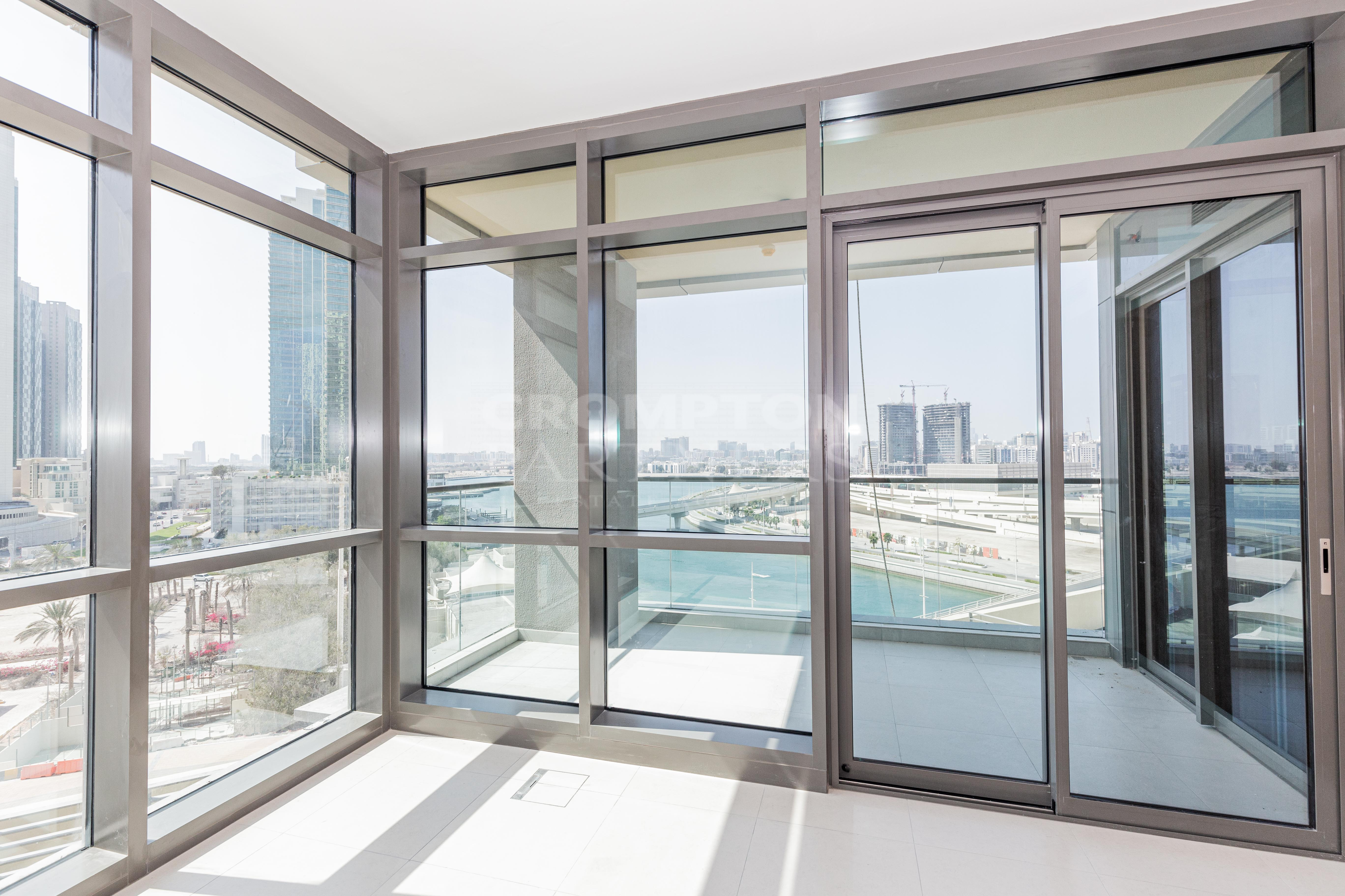 Mesmerizing Water Views | Vacant | Maids Room - Photo 4