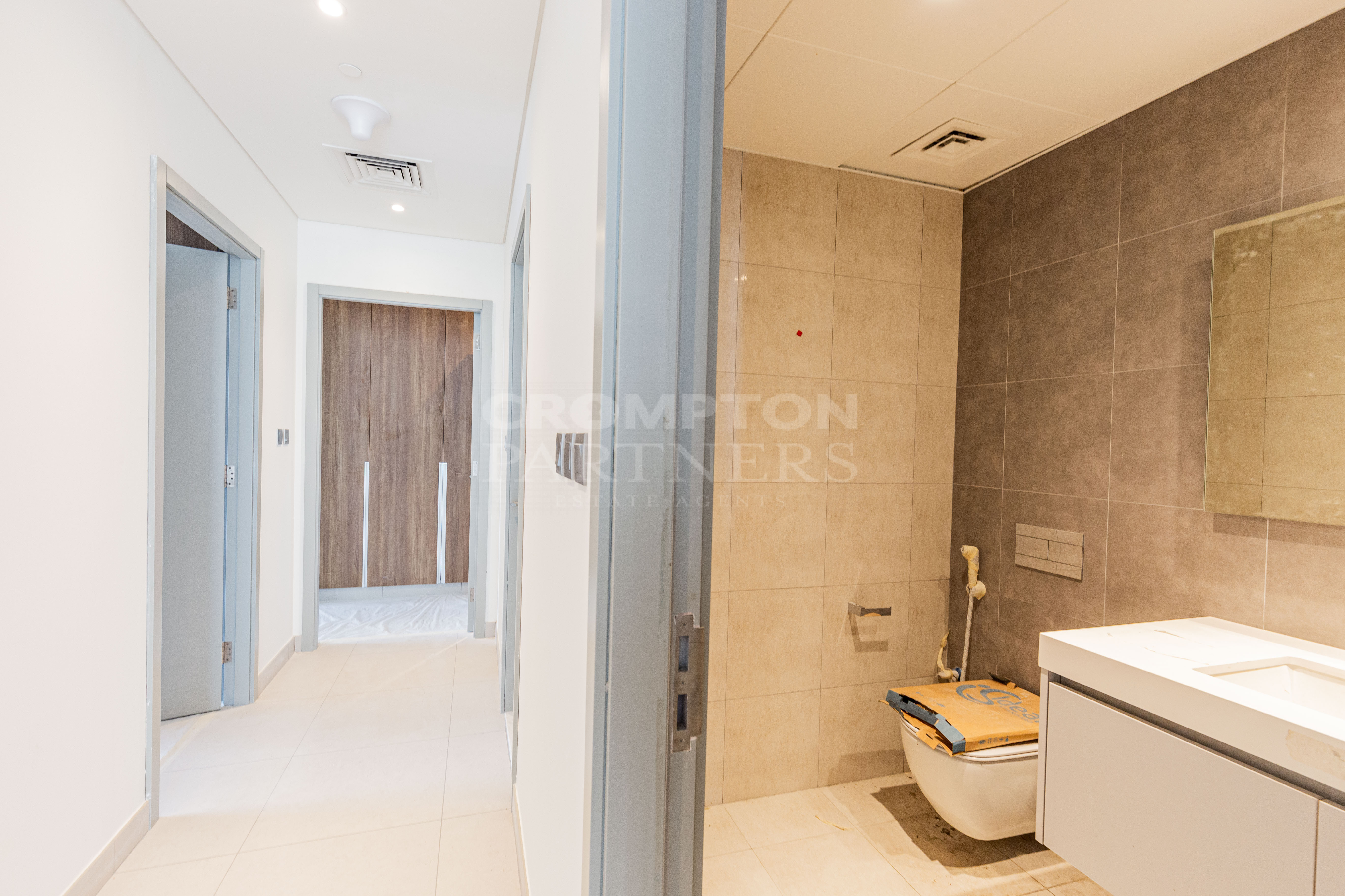 Vacant And Ready | Prime Location | Call Now - Photo 5
