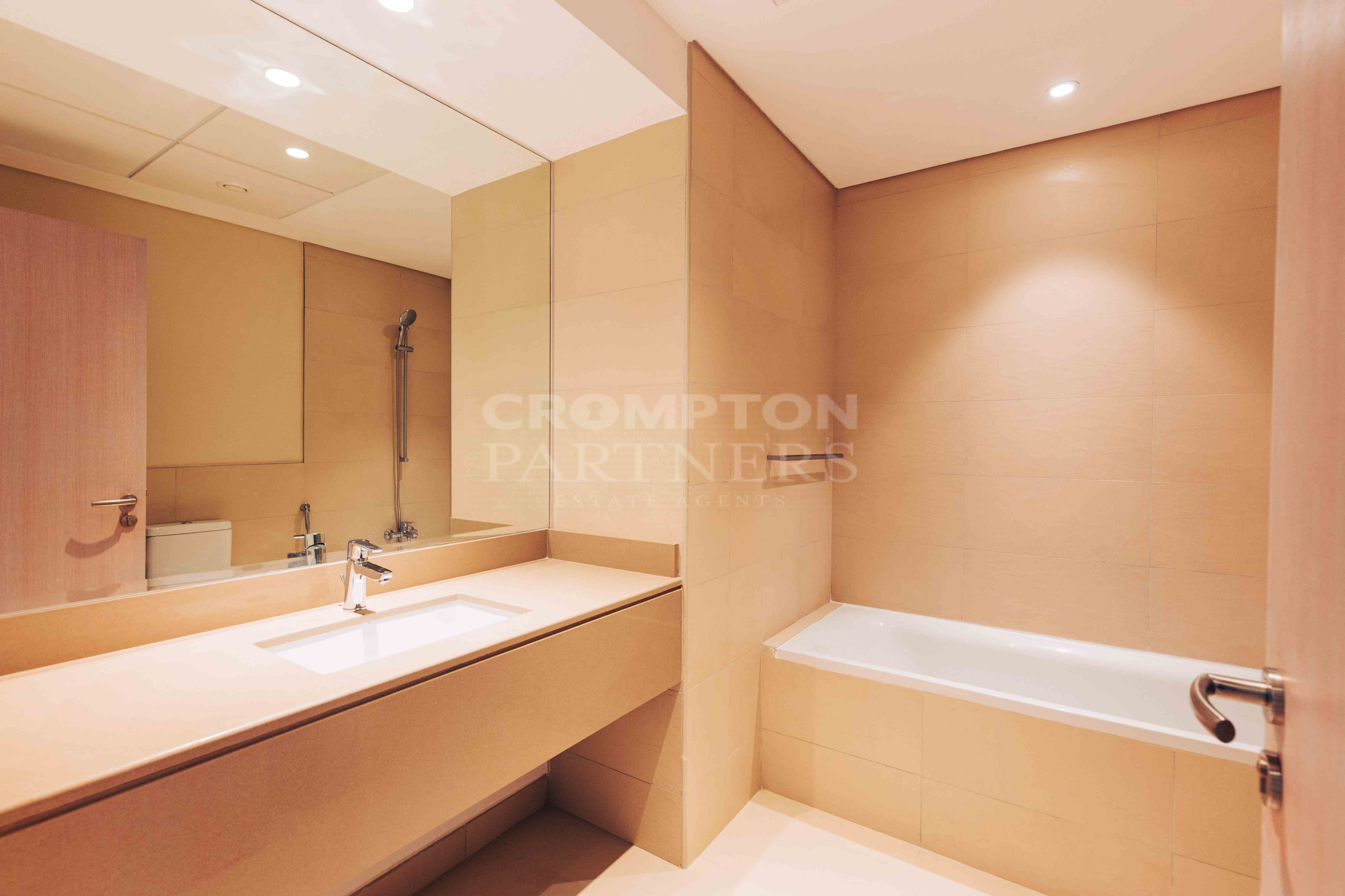Canal View | Mesmerizing | Vacant | Call Now - Photo 4