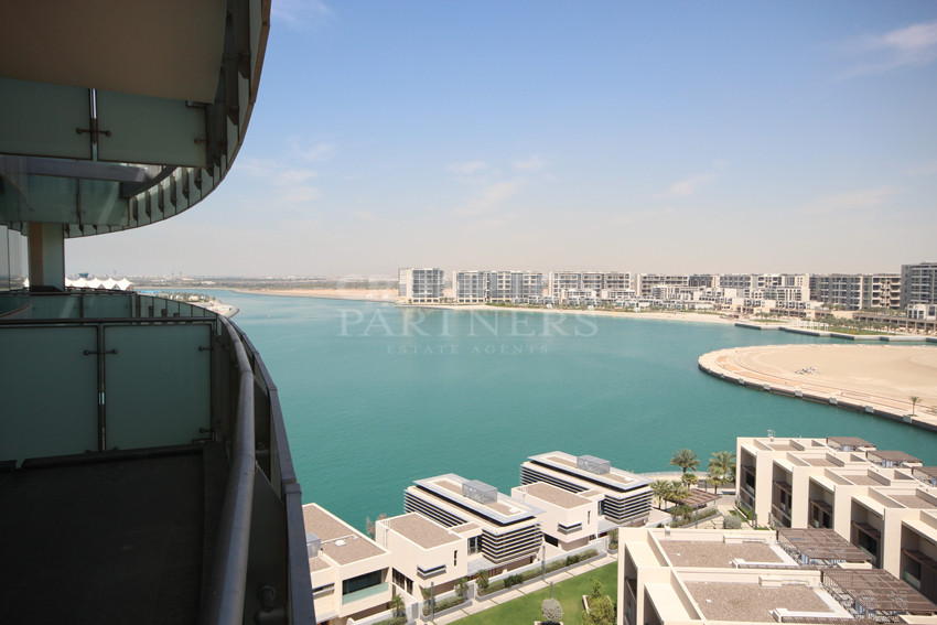 Full Sea Views | Spacious | Beach Access