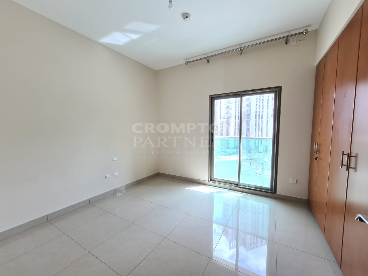 2 bedroom+ Maid | Stunning View | Beautiful Unit - Photo 4