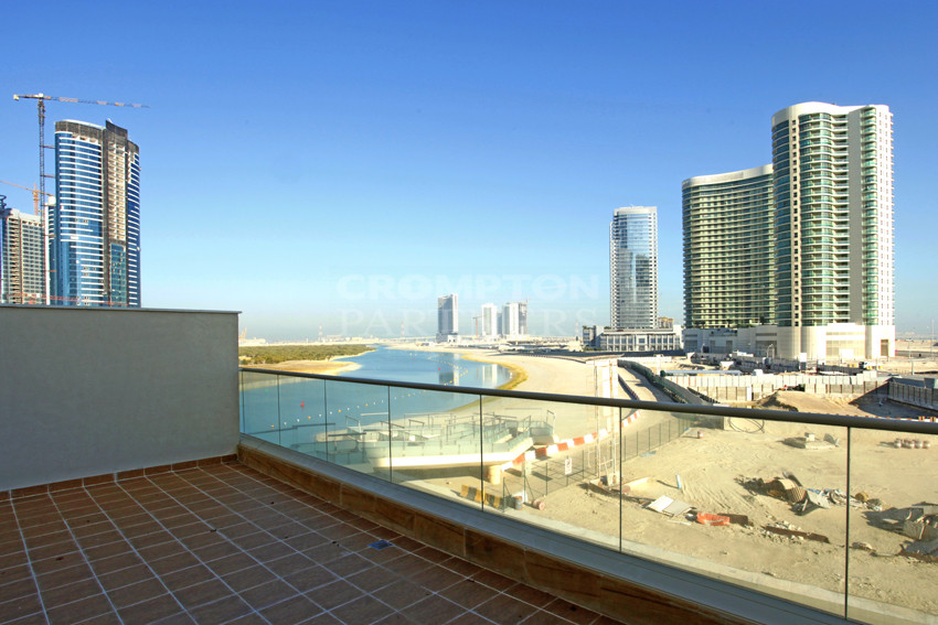 Prime Area | Big Terrace | Fully Furnished - Photo 2