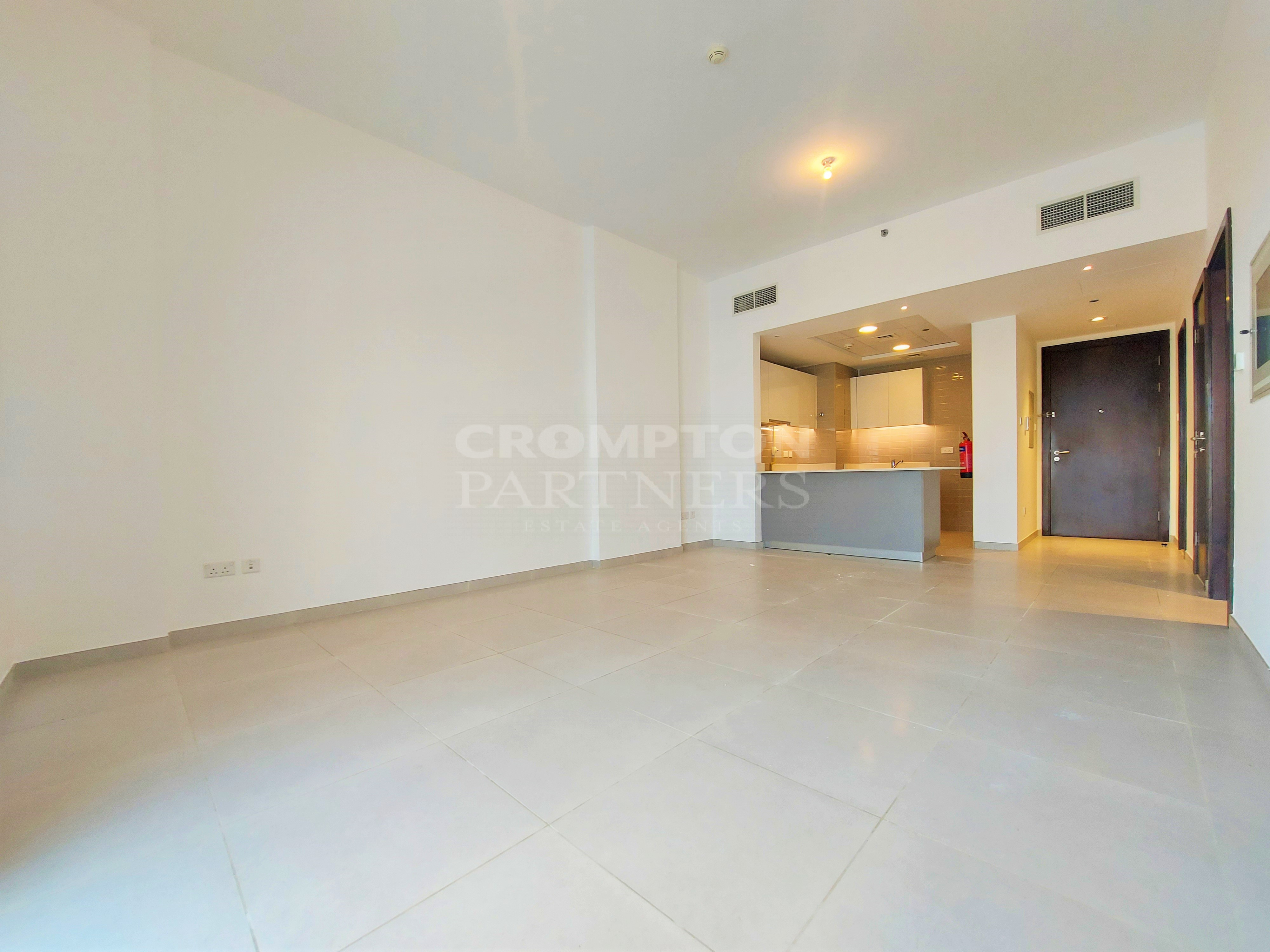 Best Amenities | Prime Location | Vacant - Photo 2