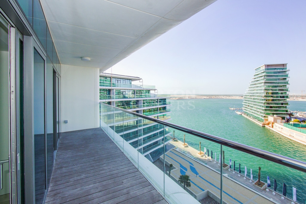 Vacant, Sea Views, Maids, 2 Balconies, Spacious