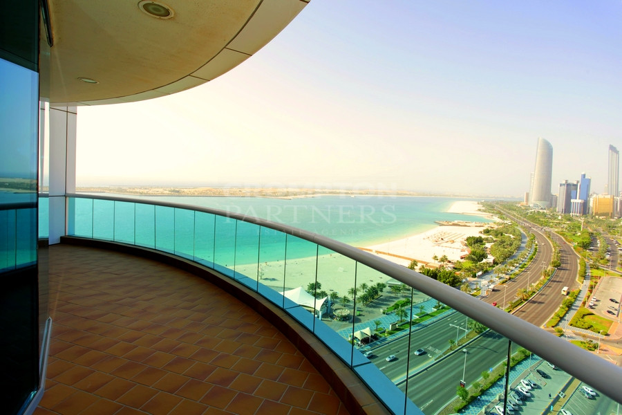 Duplex 3BHK Apartment For Rent In Corniche