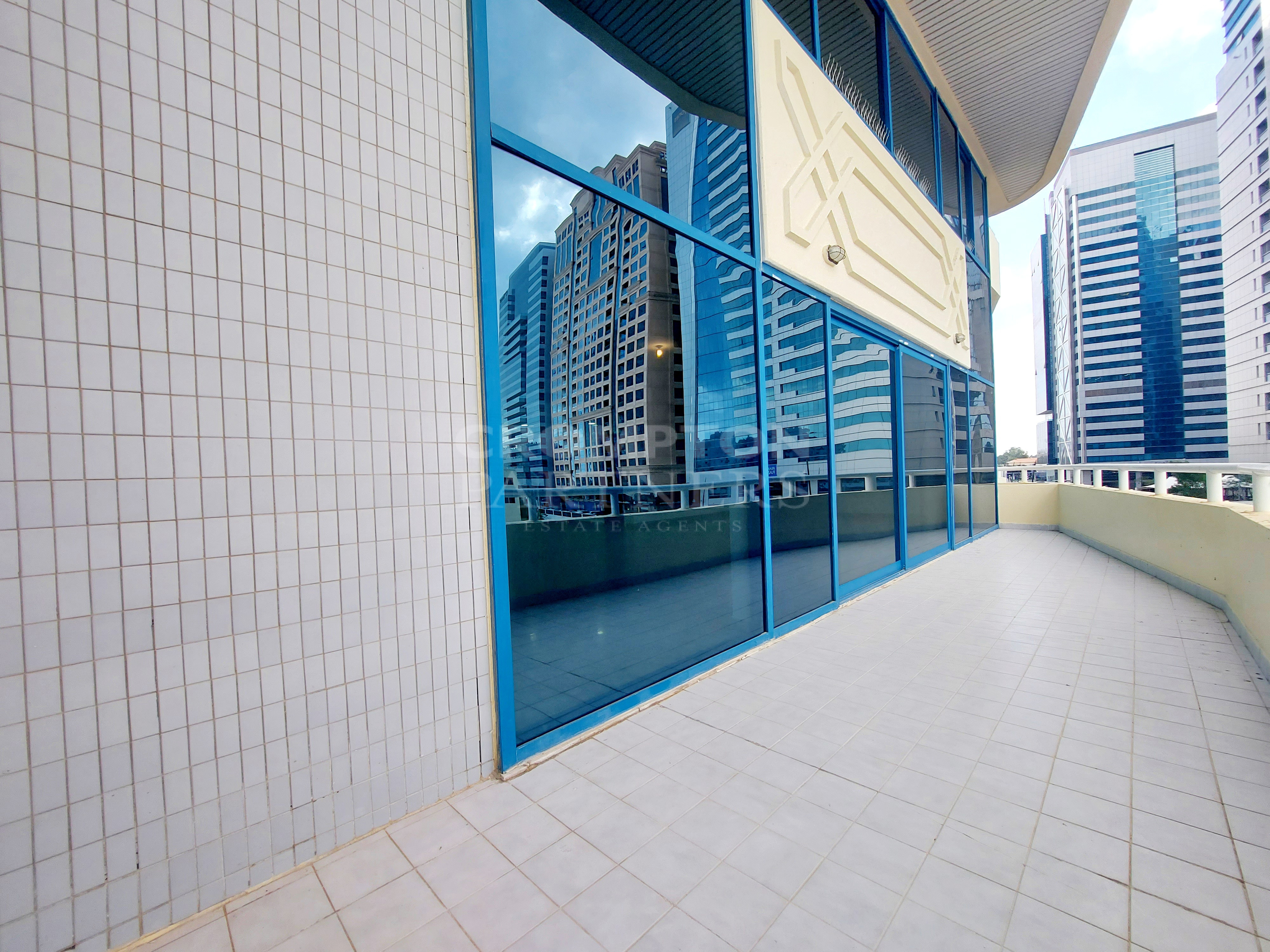 Duplex | Large Balcony | Corniche View | - Photo 3