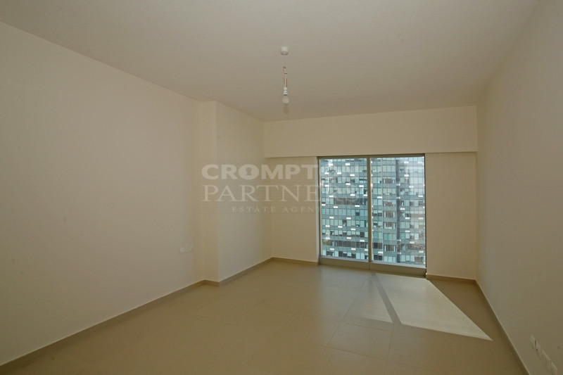 Ready To Move In | Fancy | Spacious Living - Photo 4