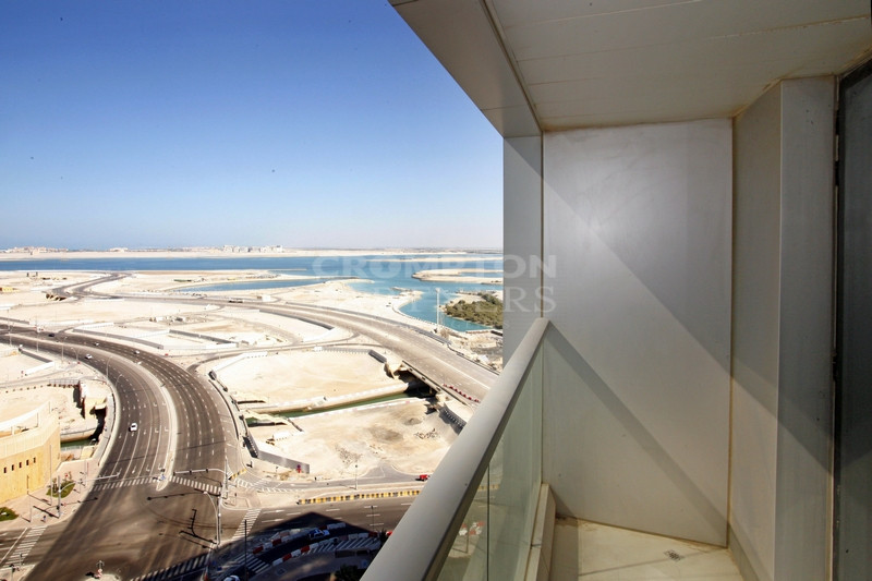 Ready To Move In | Fancy | Spacious Living - Photo 3