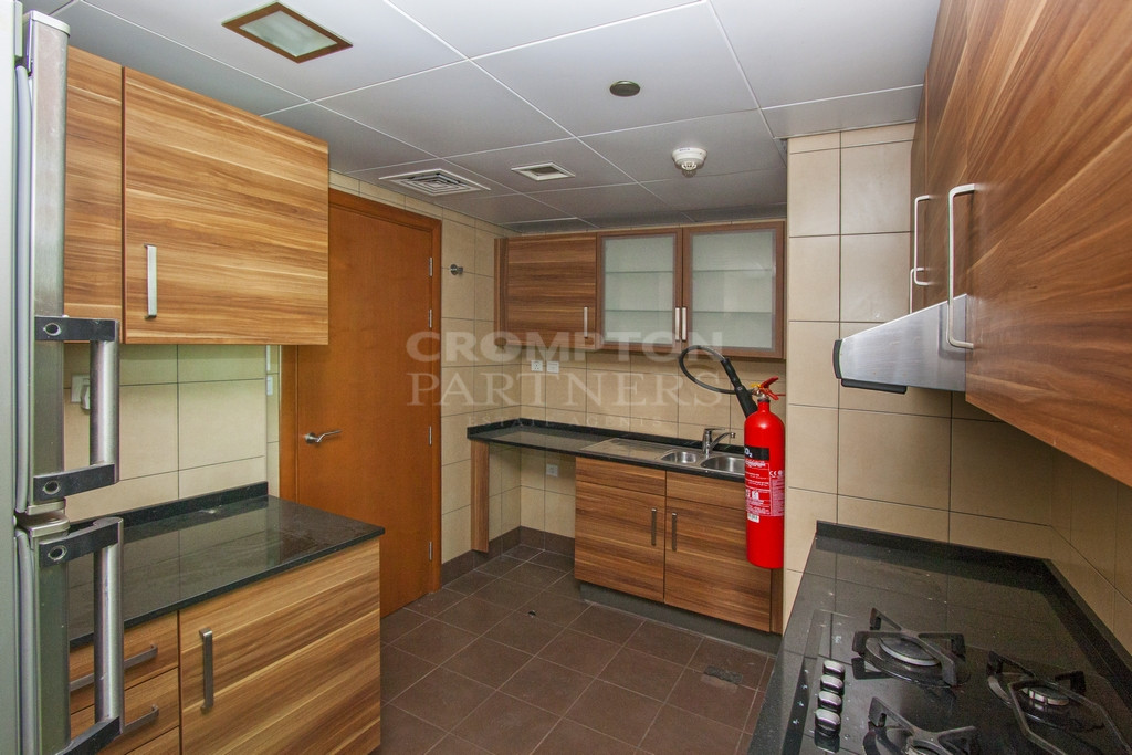 Lavish | Amazing Facilities | Large Balcony - Photo 3