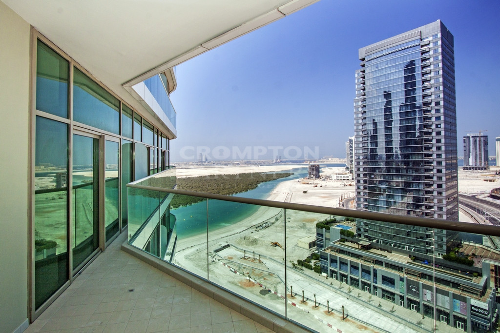 Lavish | Amazing Facilities | Large Balcony