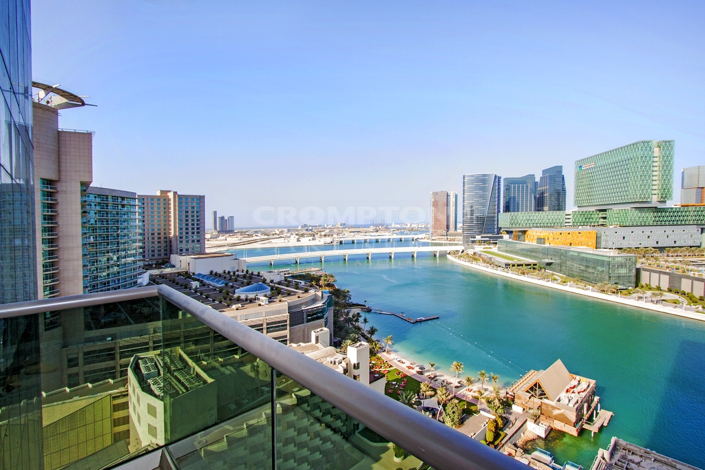 Water Facing | Big Layout | Vacant And Ready - Photo 3