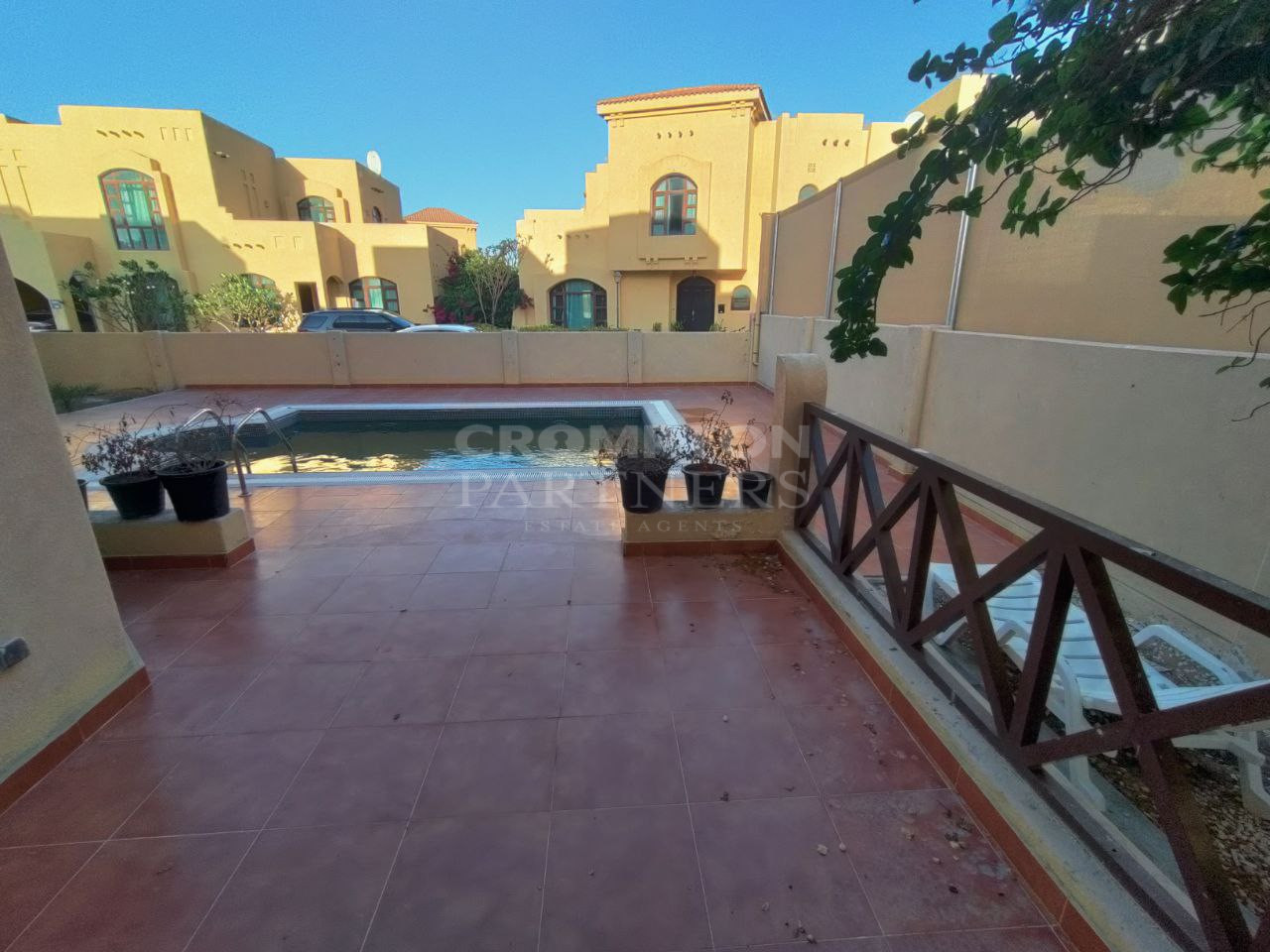 Excellent Family Home | Large Layout | Vacant - Photo 3