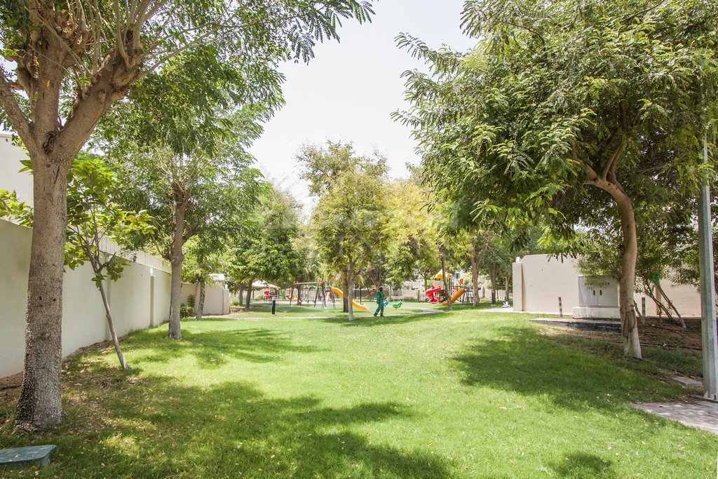 Single Row | Garden Villa | Prime Location - Photo 2
