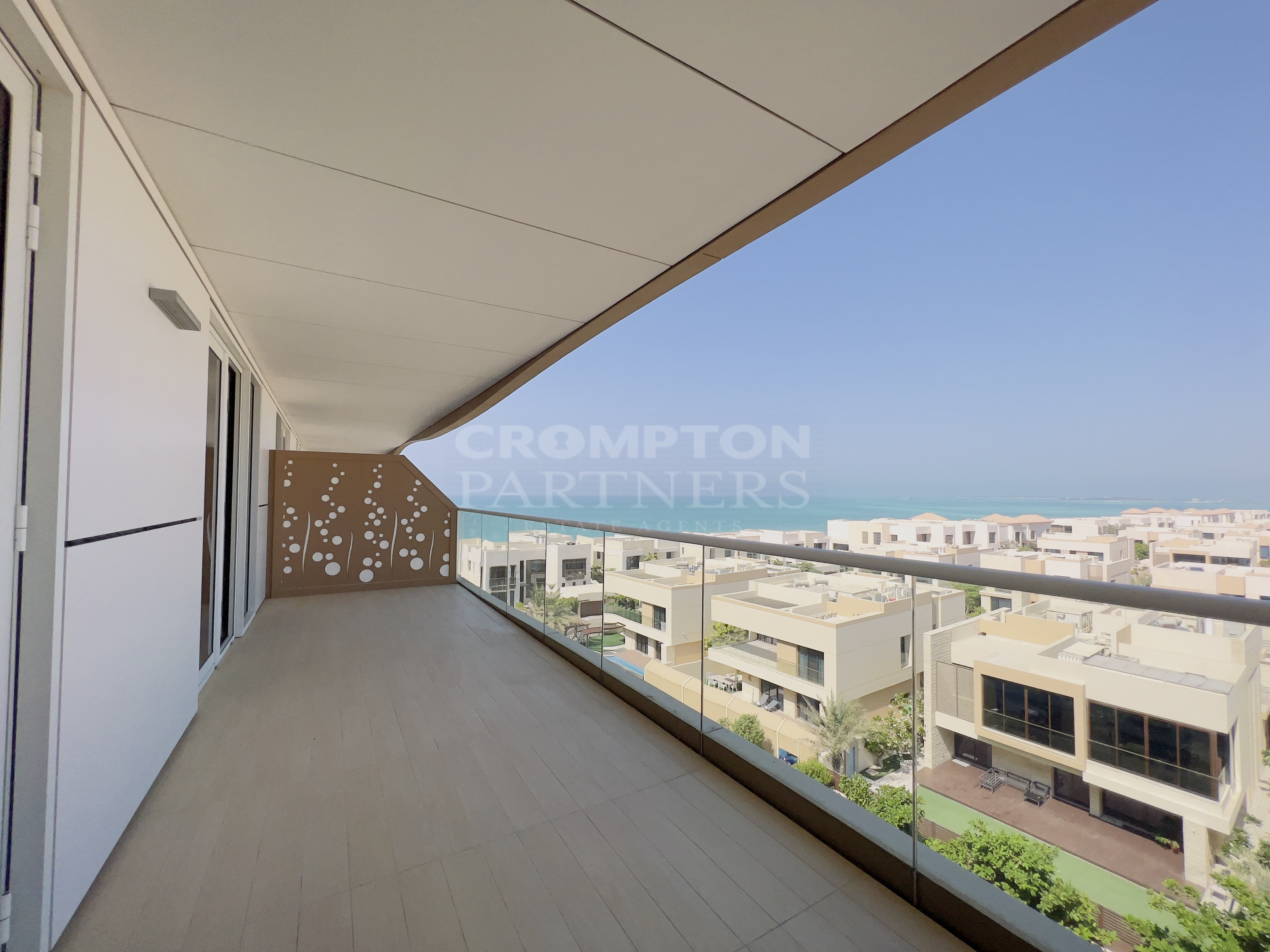 Sunset Residence | Direct Beach Access | Vacant - Photo 2