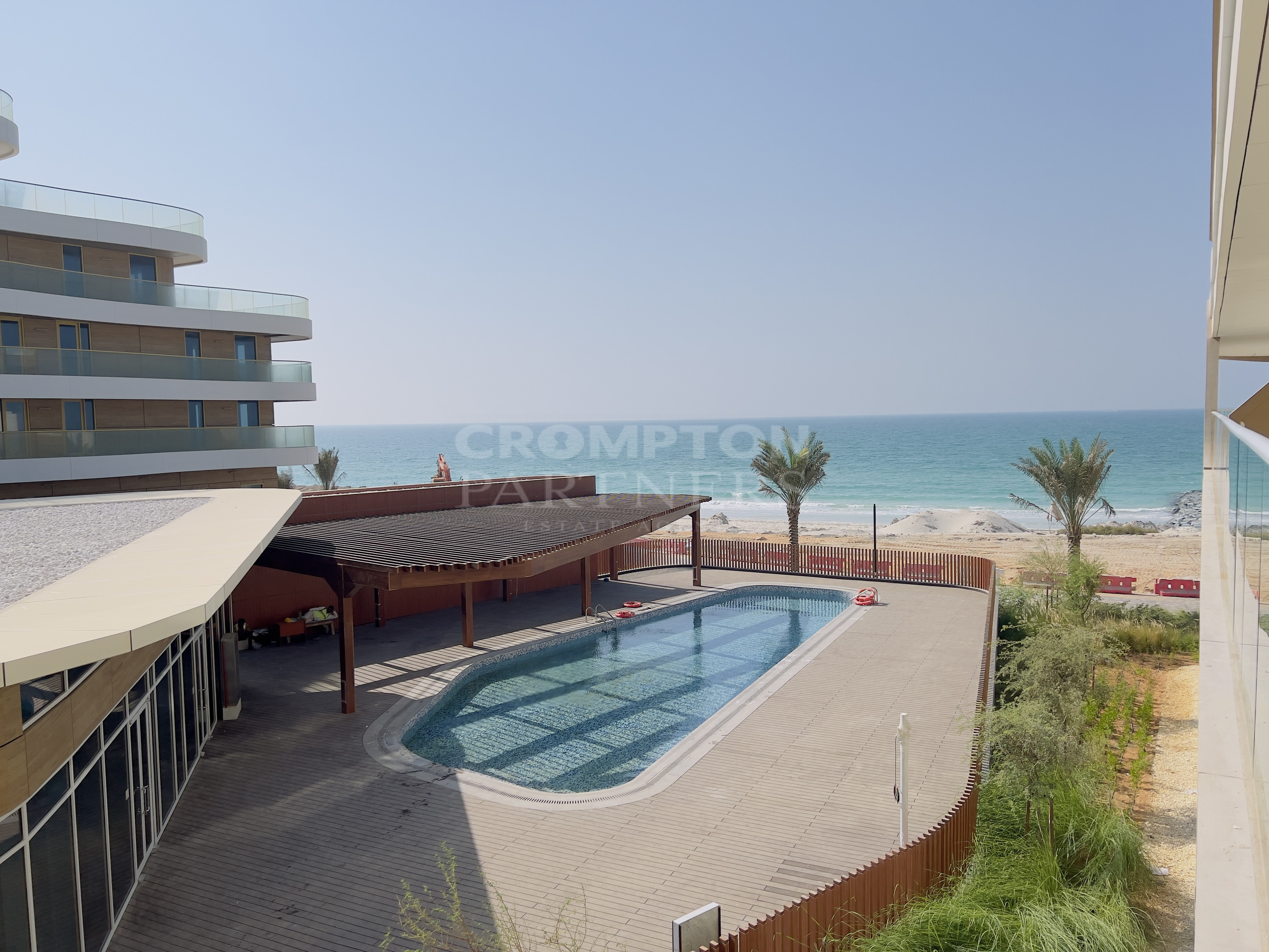 Sunset Residence | Direct Beach Access | Vacant