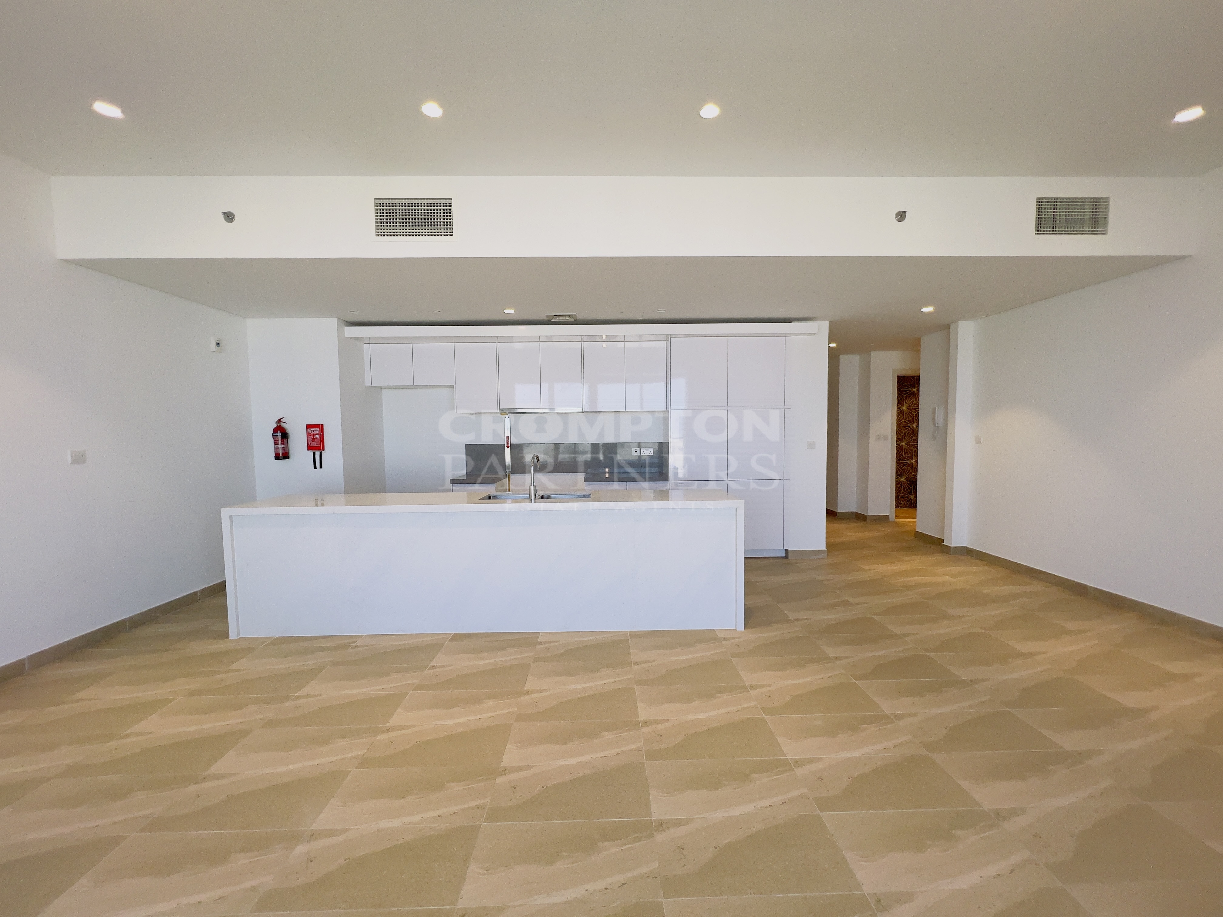 Luxurious | Beach Access | Ready To Move In - Photo 5