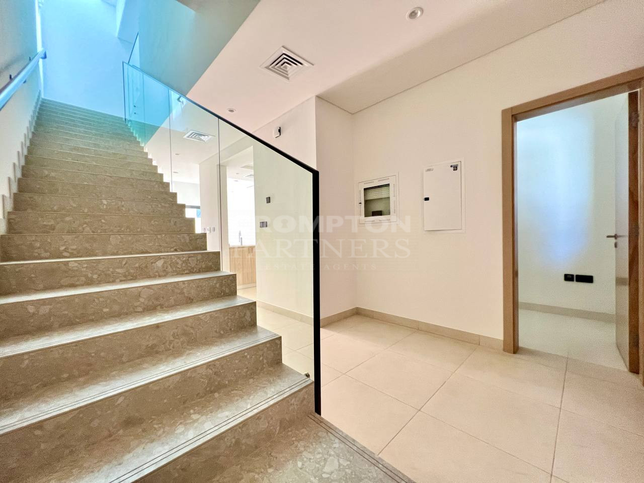 Dazzling | Excellent Family Home | Vacant - Photo 5