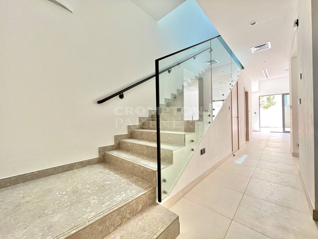 Dazzling | Excellent Family Home | Vacant - Photo 4