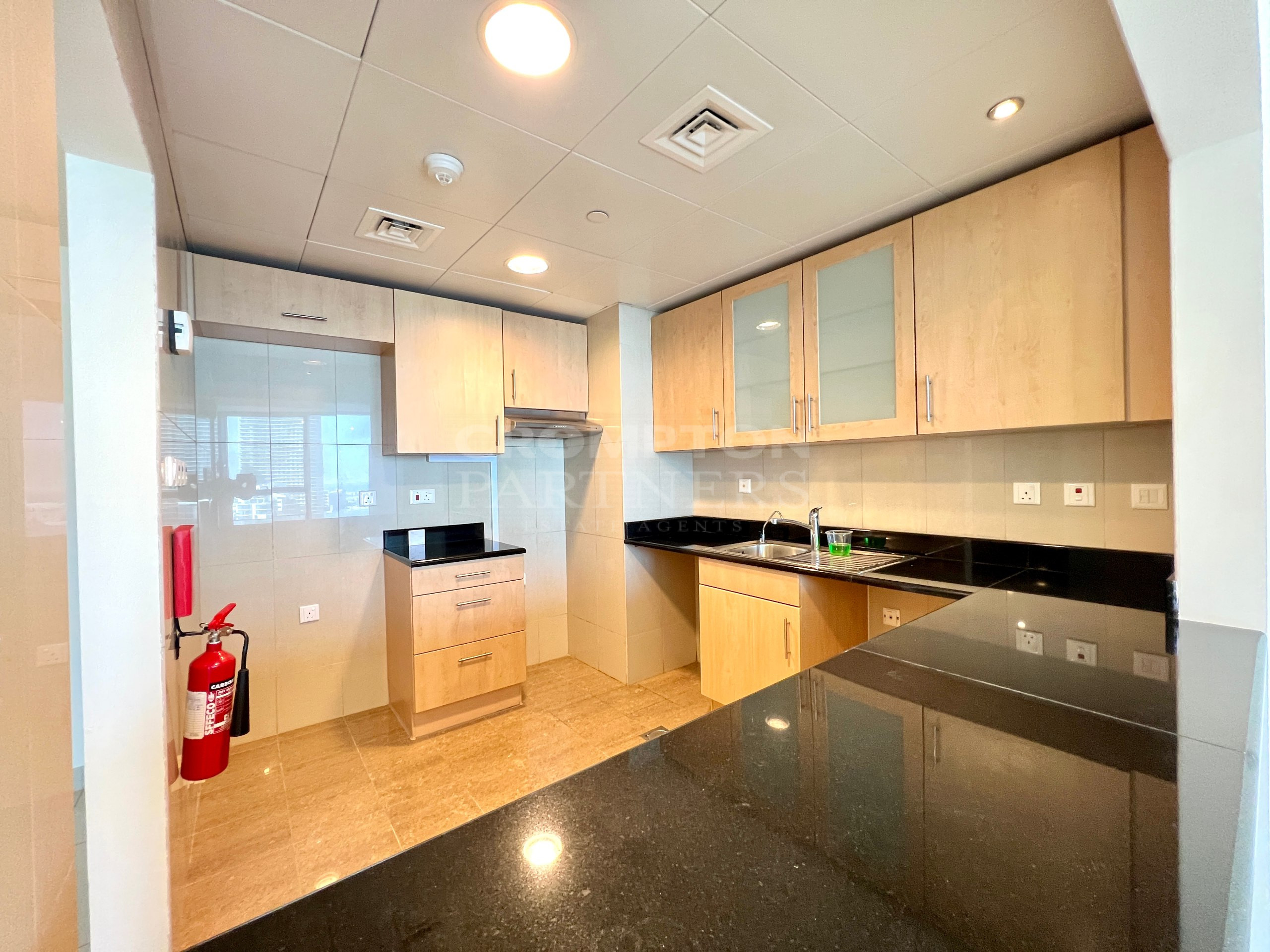 Good Investment | Spacious Layout | Ready to Move - Photo 3