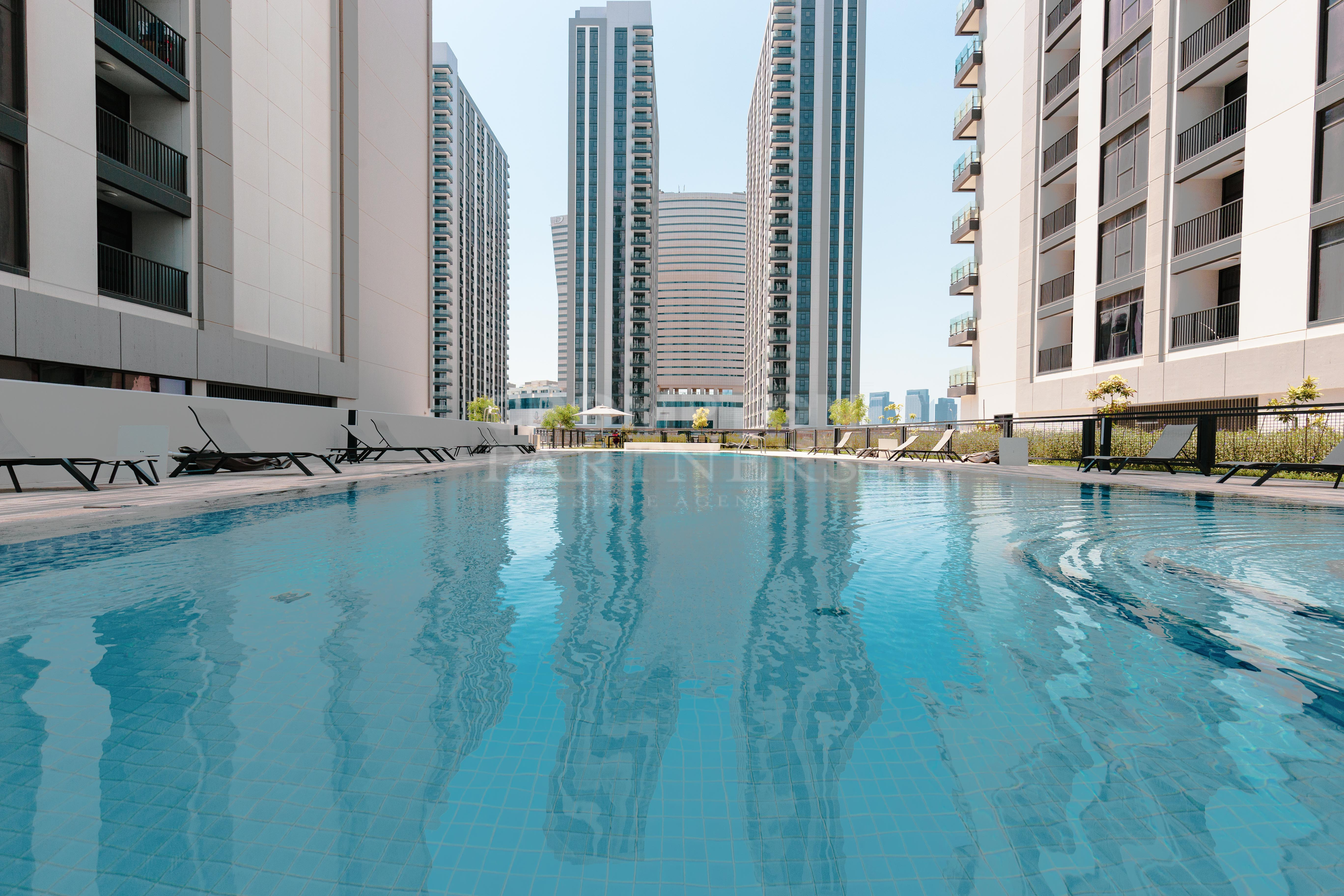 Canal View | Balcony | Mesmerizing | Vacant - Photo 2