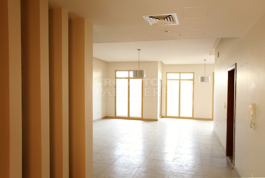 Stunning | Spacious | Vacant And Ready   - Photo 4