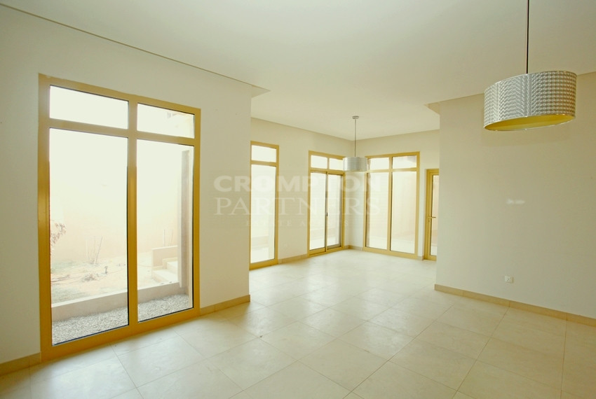 Stunning | Spacious | Vacant And Ready   - Photo 5