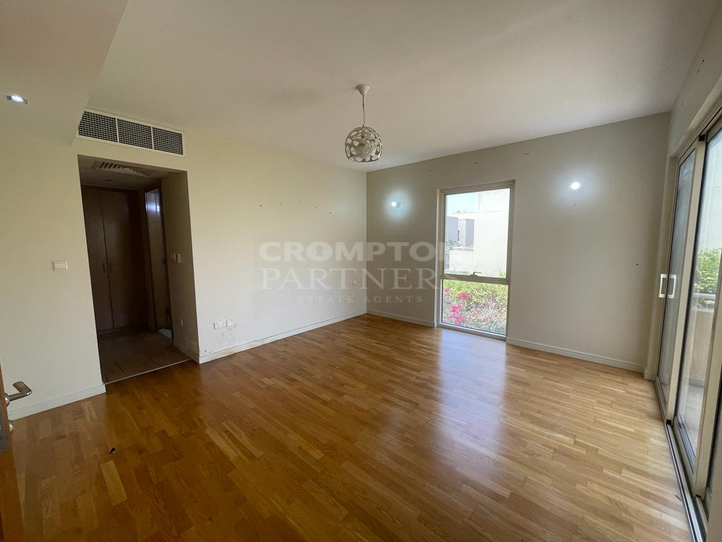 New Upgrades | Corner Single Row | Well Priced - Photo 3