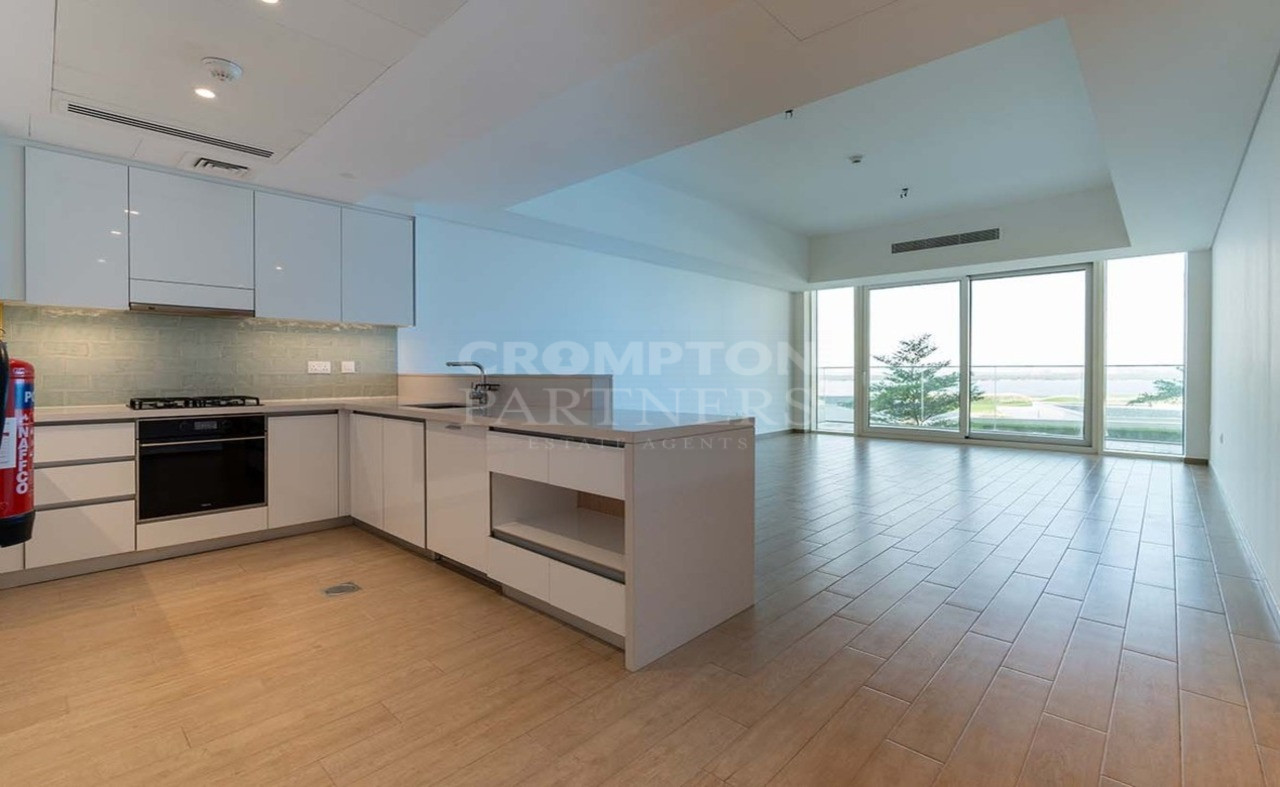 Luxurious | Vacant And Ready | Beach Access - Photo 4