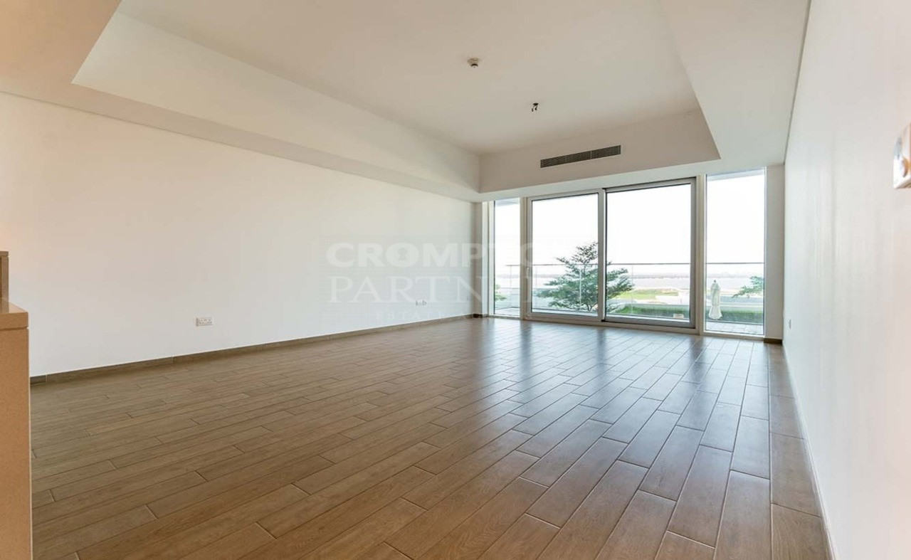 Luxurious | Vacant And Ready | Beach Access - Photo 5