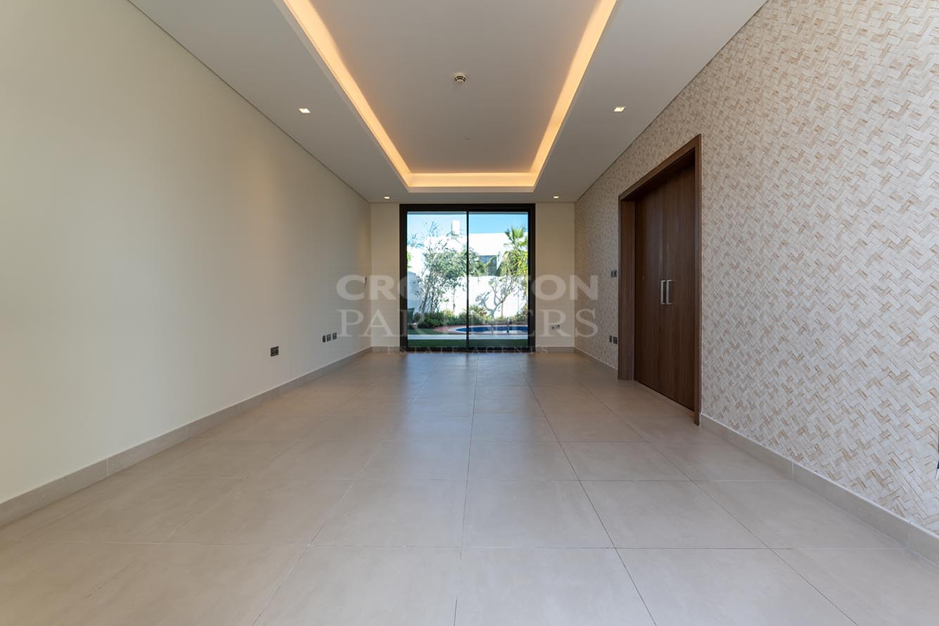 Single Row|Stand Alone Villa|Fully Upgraded - Photo 5