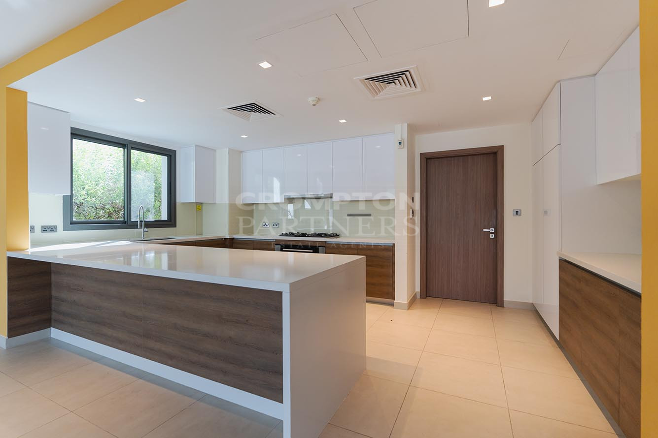Single Row|Stand Alone Villa|Fully Upgraded - Photo 3