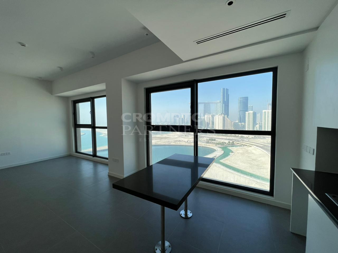 Spacious Unit |Beach Access | Great Investment! - Photo 5