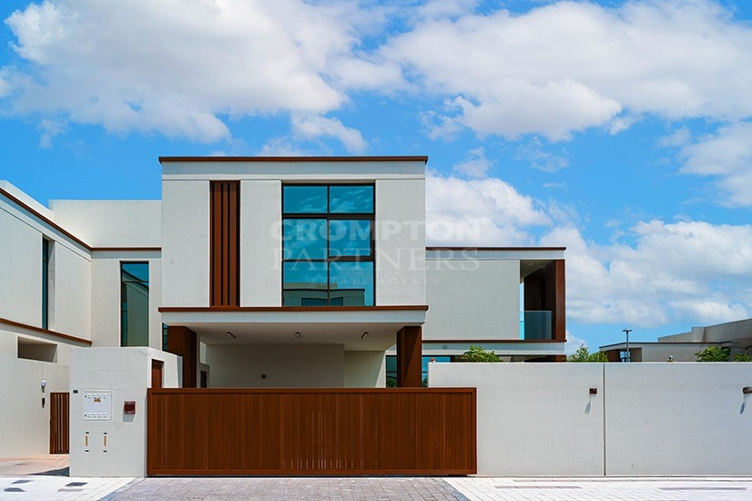 Vibrant Community | Premium Location | Vacant - Photo 1