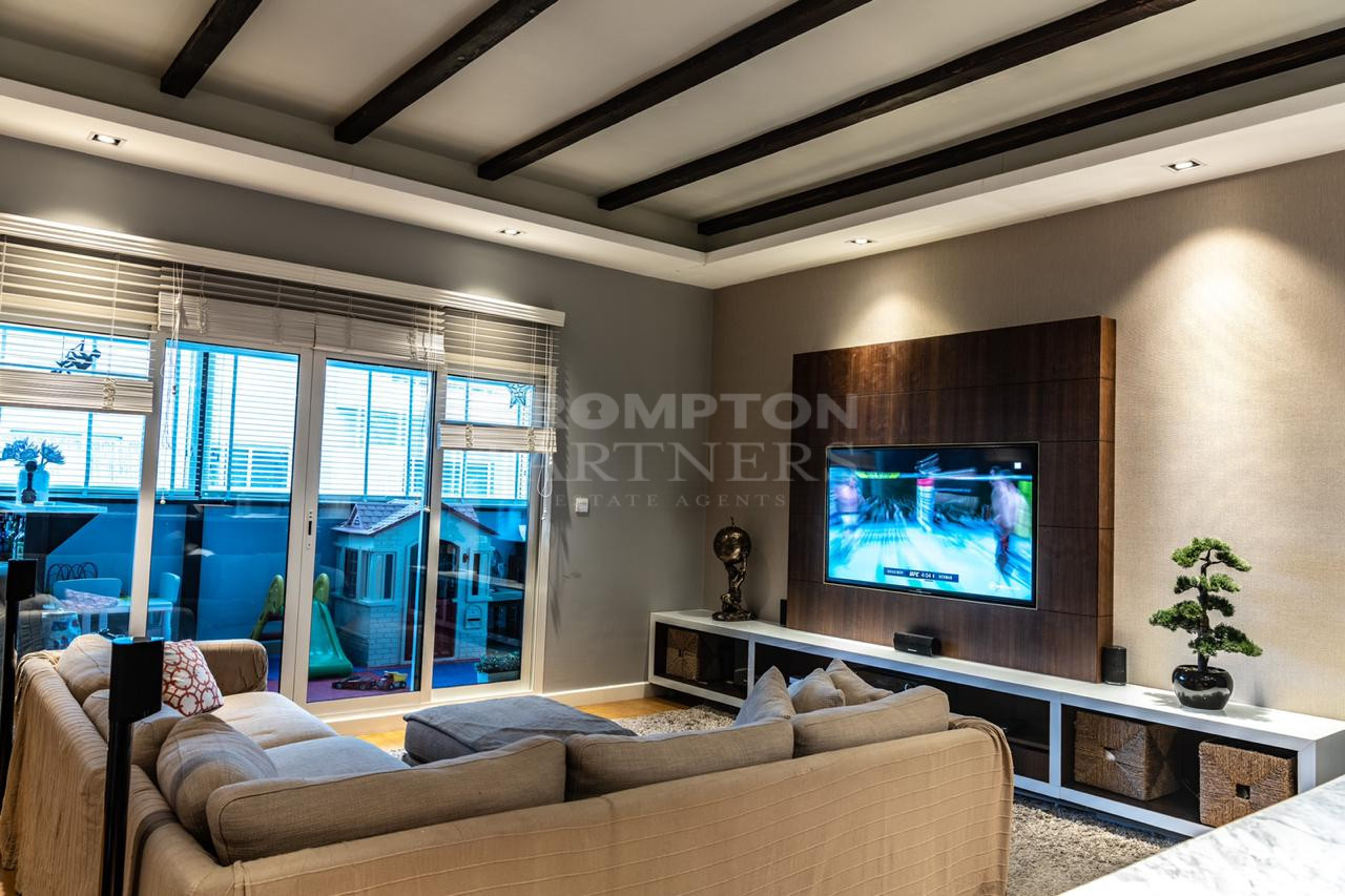 Fully Upgraded | High End Finishes | Luxurious - Photo 2