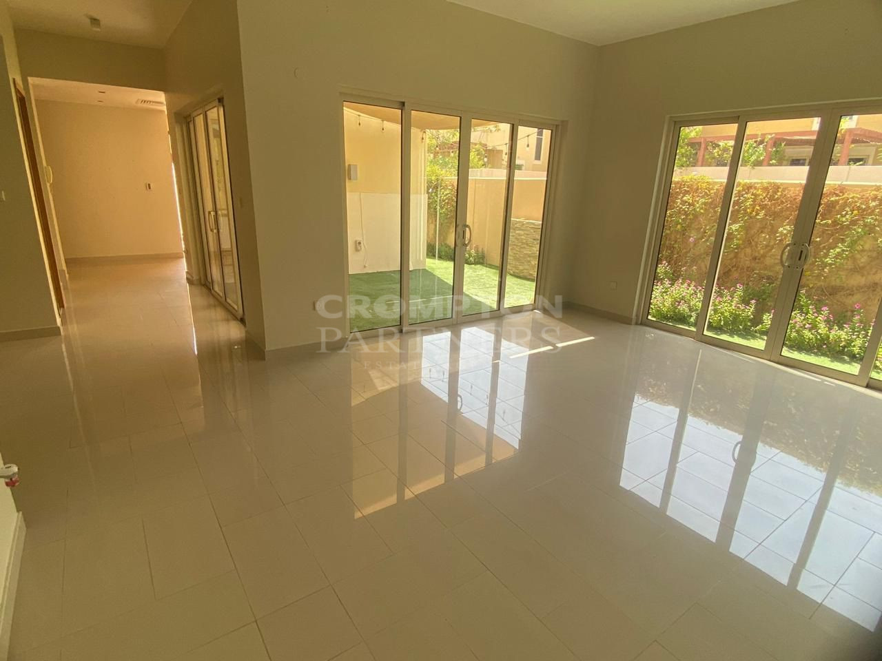 Great Family Home | Vacant Now | Spacious - Photo 1