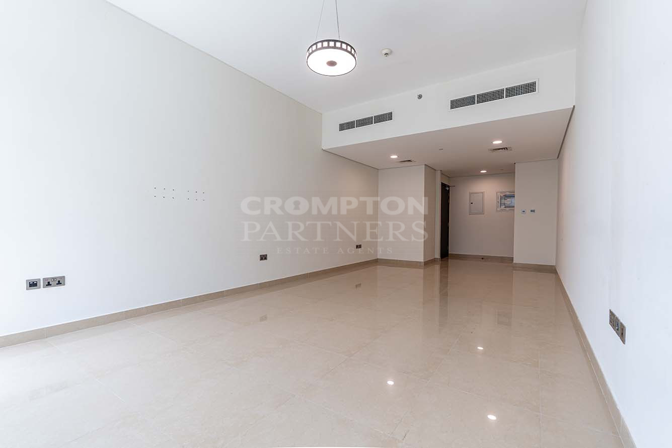 Large Layout | Vacant And Ready | Modern - Photo 4