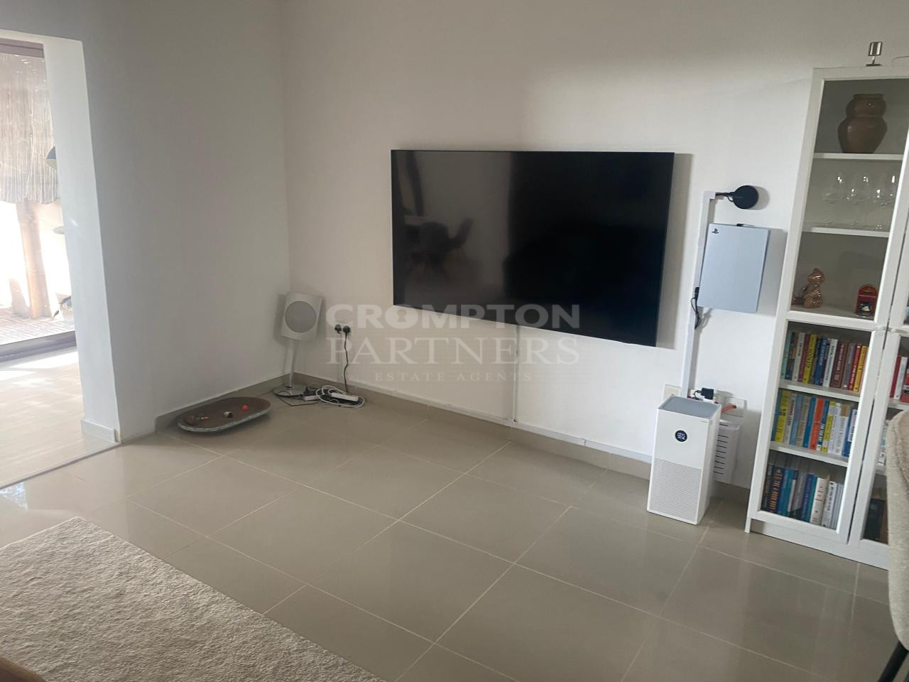 Classy Villa| Extended Garden | Well Maintained - Photo 3