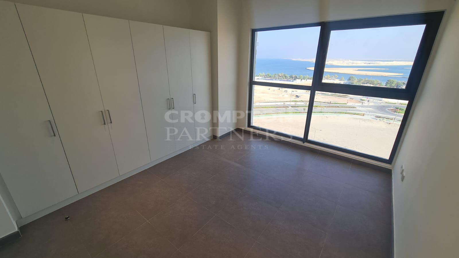 Lavish Sea View | Spacious Layout | Luxury Living - Photo 3