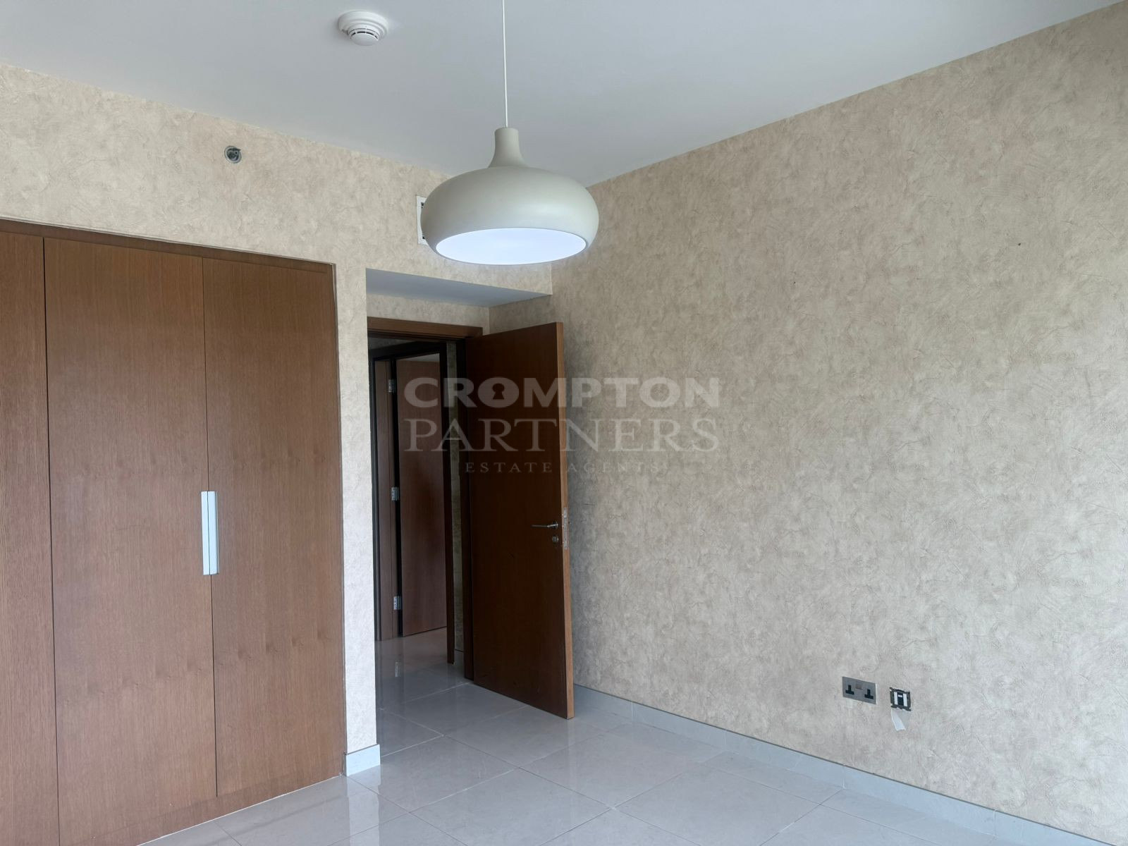 Vacant And Ready | Actual Photos | Easy Access - Photo 4