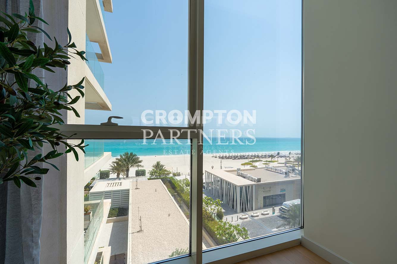 Furnished | Sea View | Rare Layout | Vacant - Photo 2