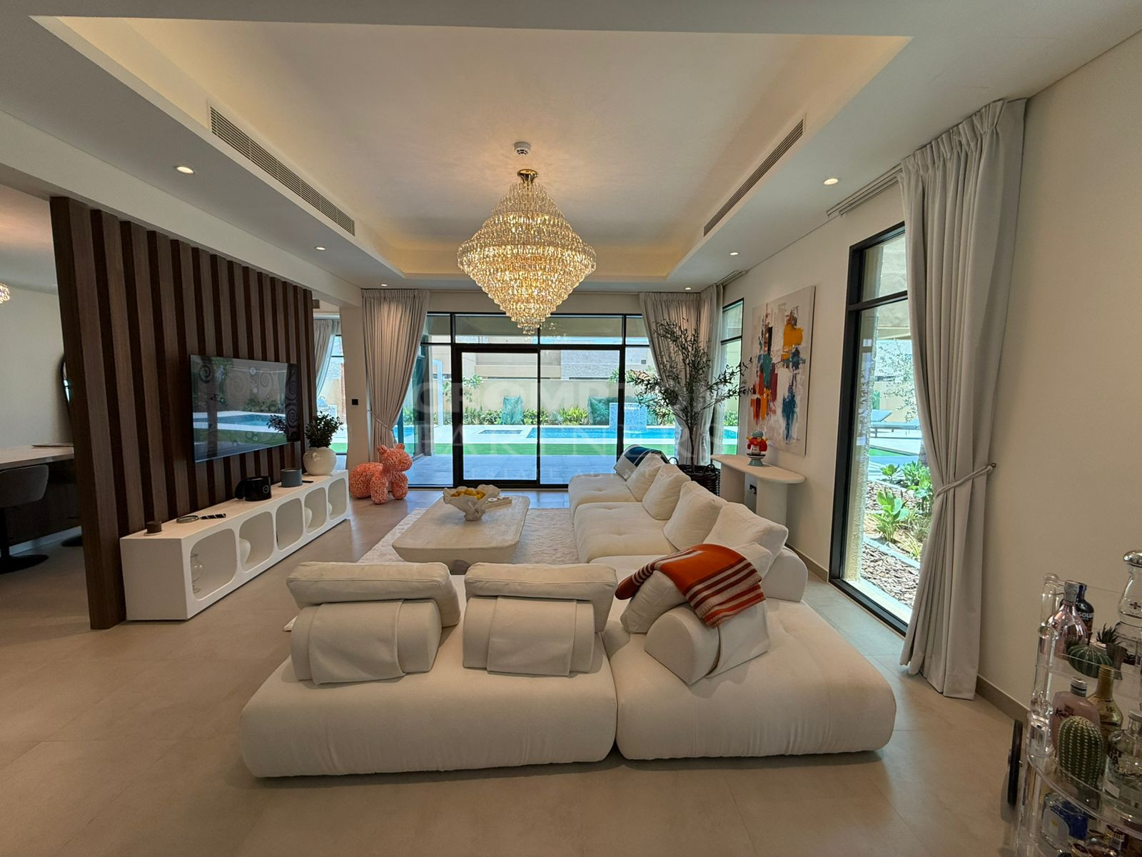 Fully Furnished| Luxurious | with Pool | BBQ Area