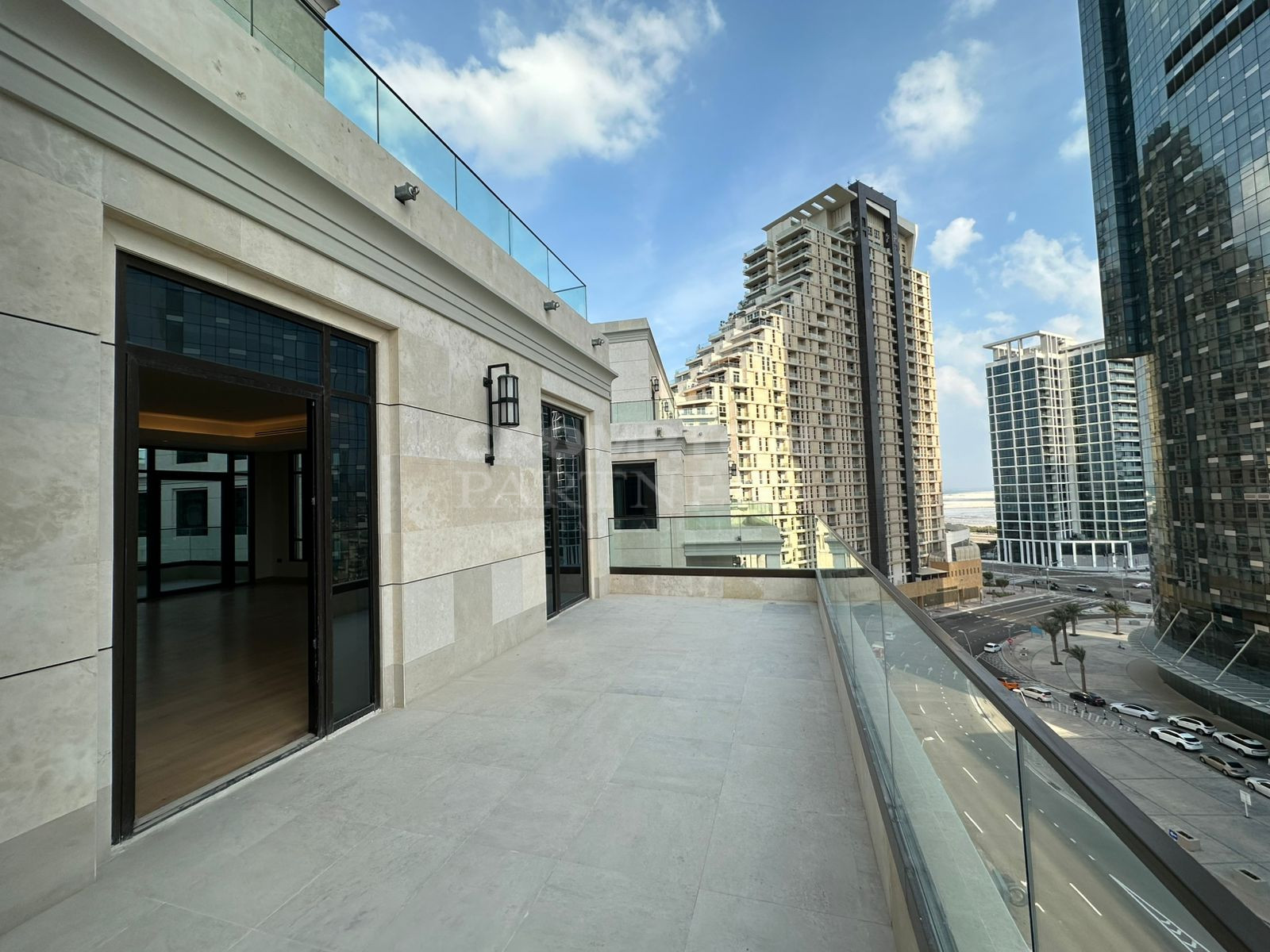 Luxurious Living | Spacious | Vacant And Ready