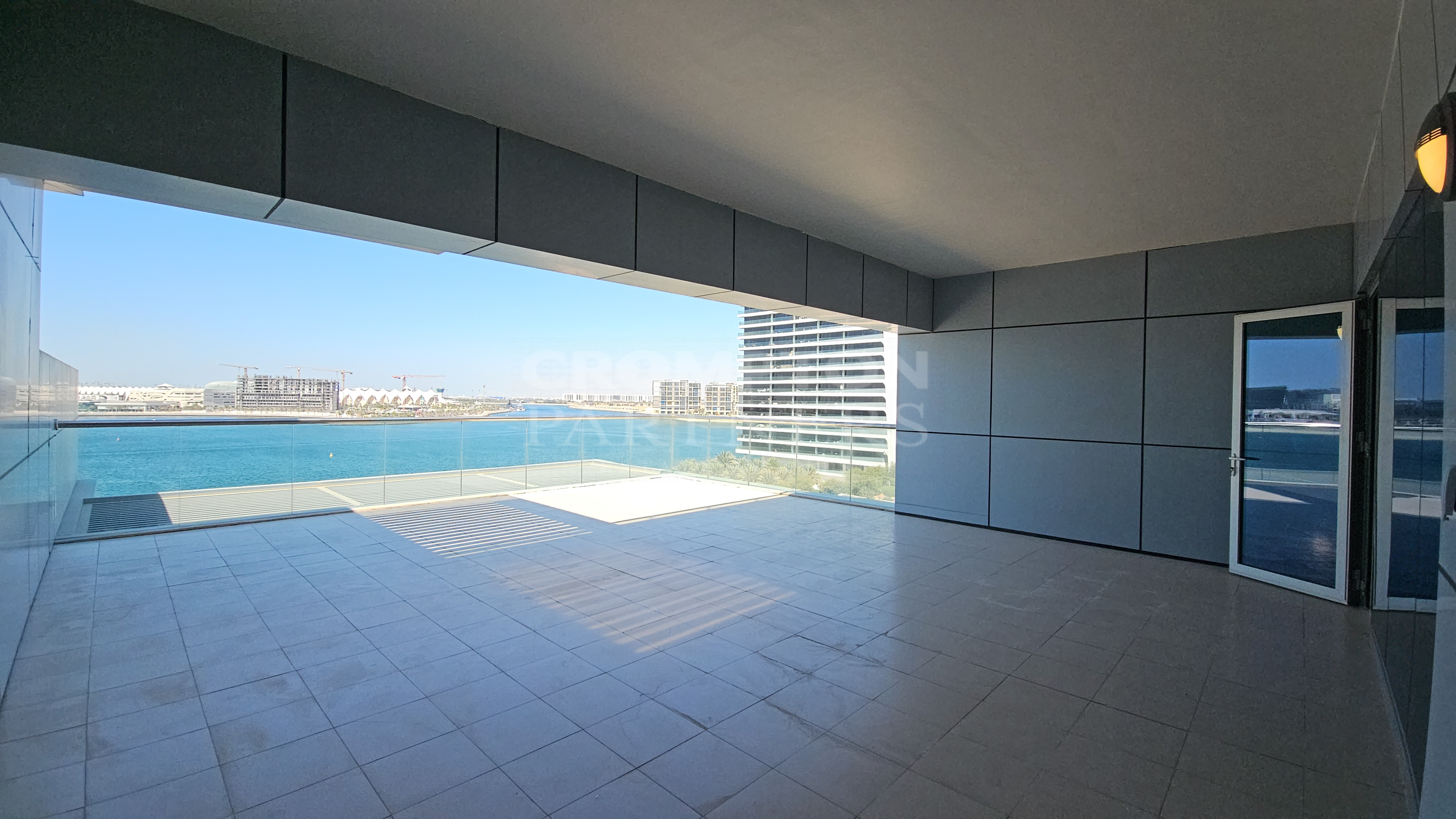 Full Sea View | Huge Terrace | Ready to Move In - Photo 3