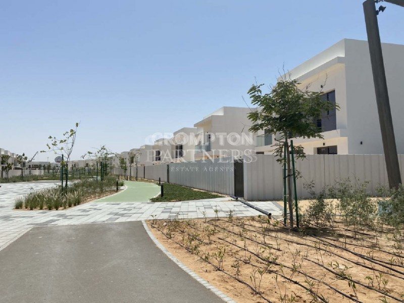 Owner Occupied|Single Row|with Maids and Study
