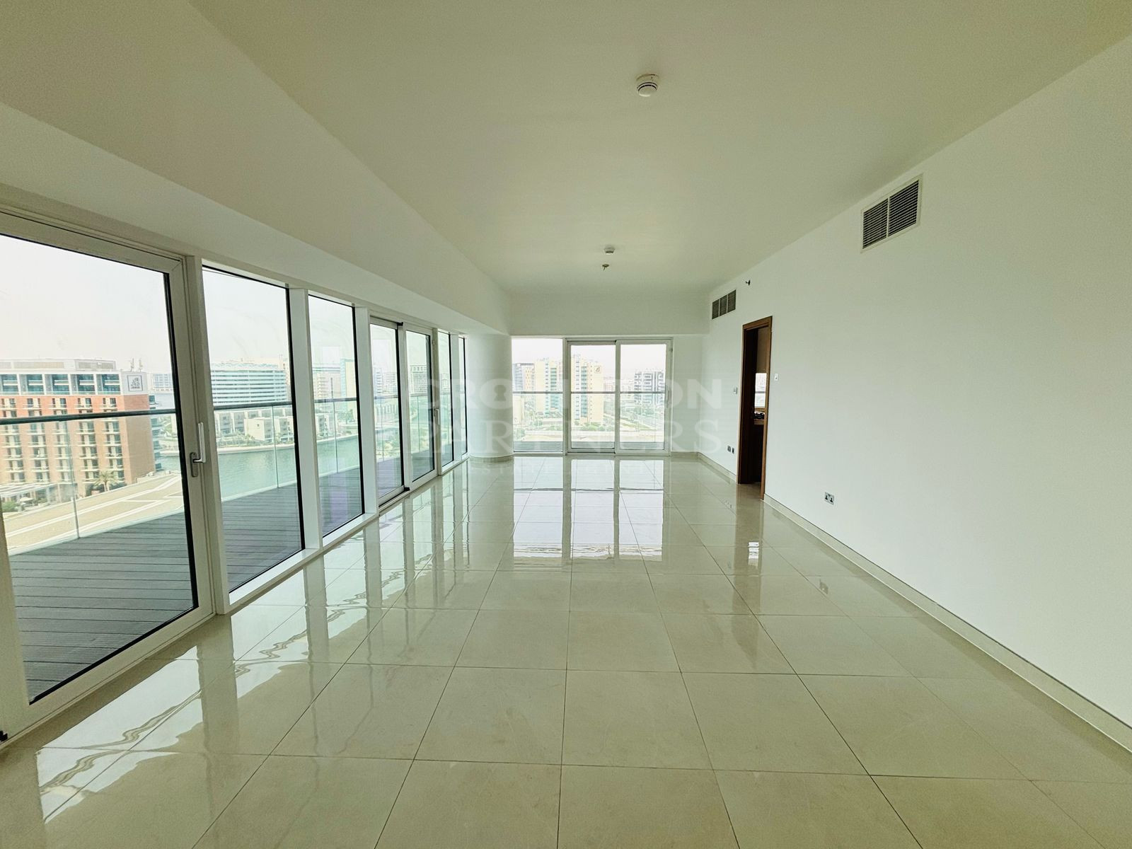 Panoramic Views | Lavish Living |Vacant And Ready - Photo 5