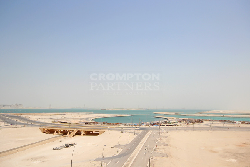 Canal View | Spacious | Rented | Balcony - Photo 2