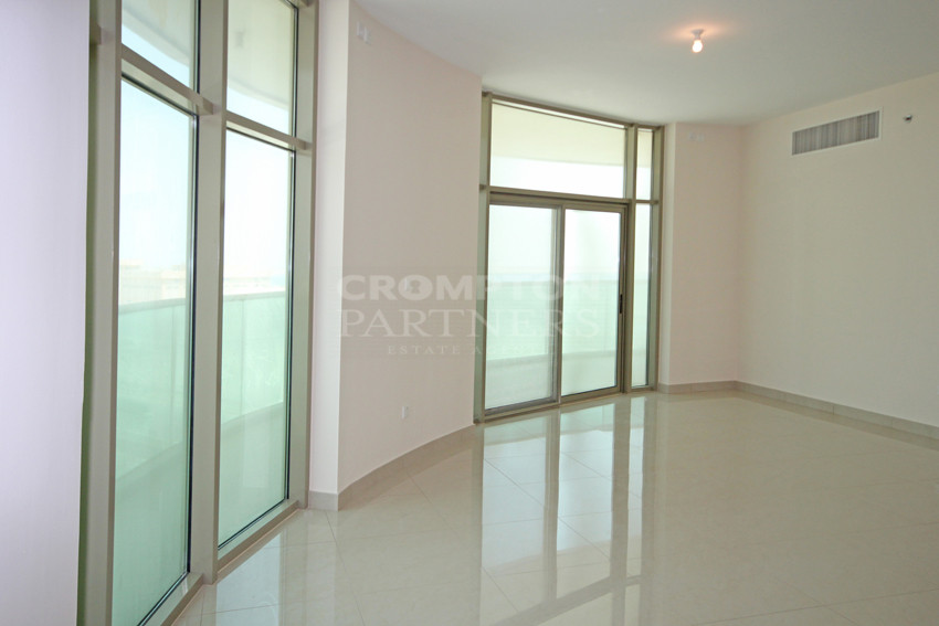 Canal View | Spacious | Rented | Balcony - Photo 3